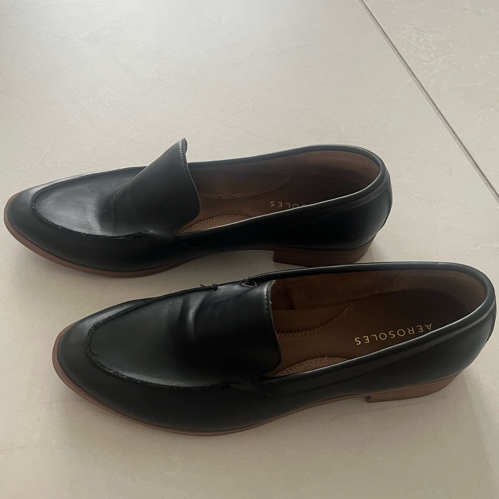 AEROSOLES Classic Black Leather Loafers